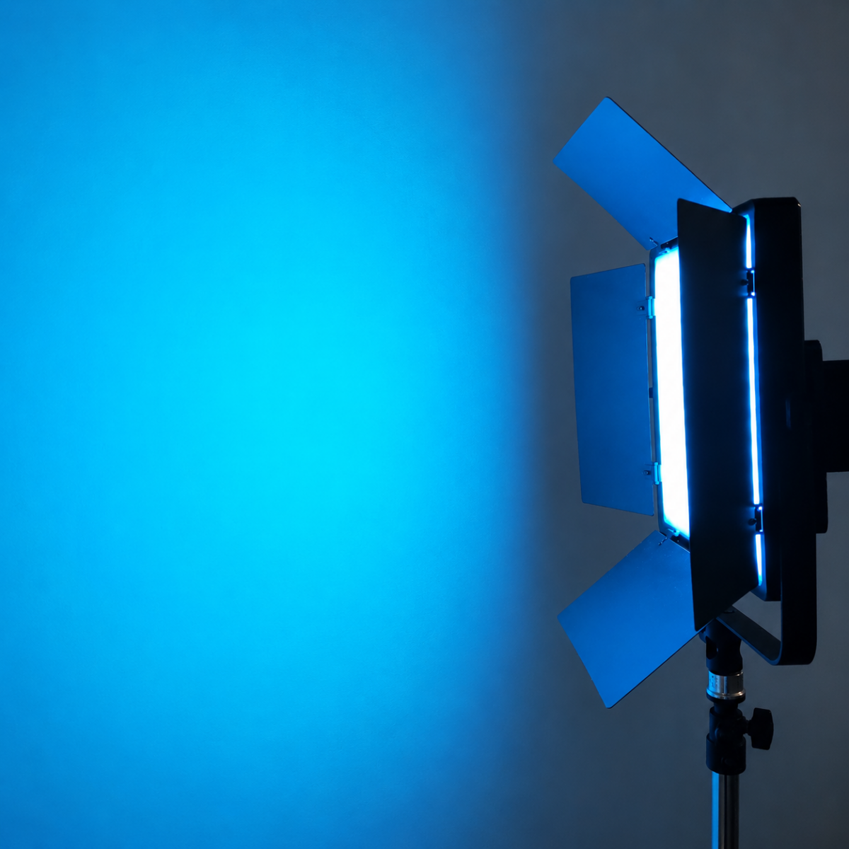 Vagner Pro LED Video Panel Light ,45 Watt ,Black - LED900 RGB