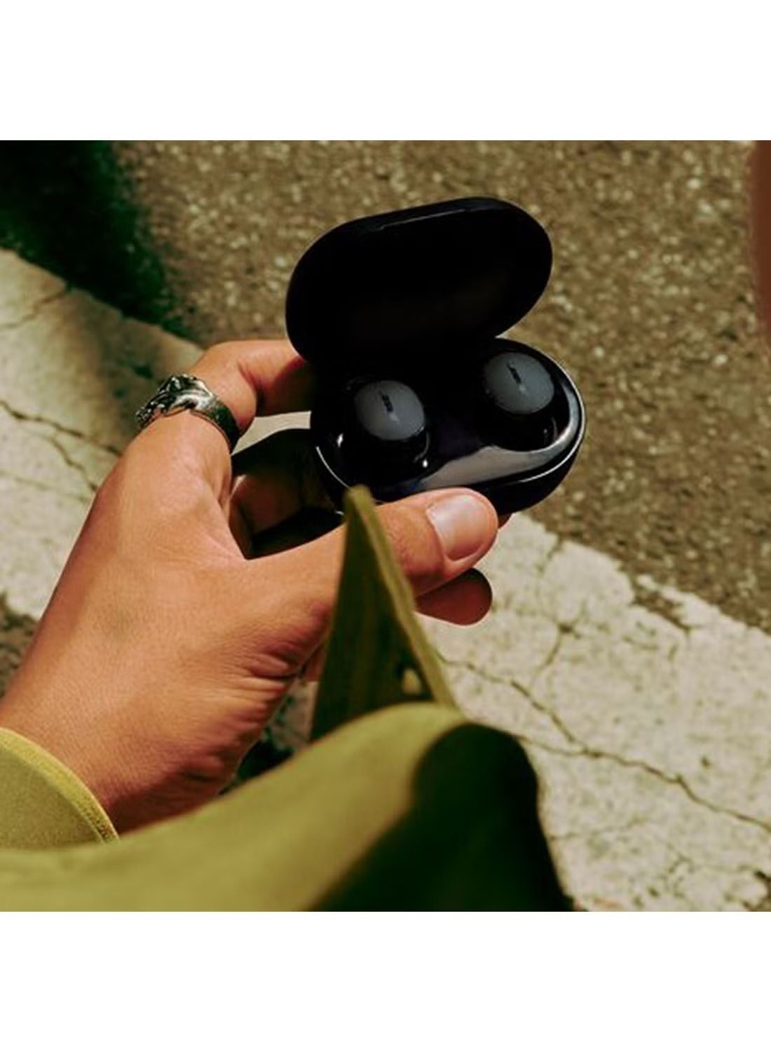ايربودز بوز كوايت كومفورت ، اسود