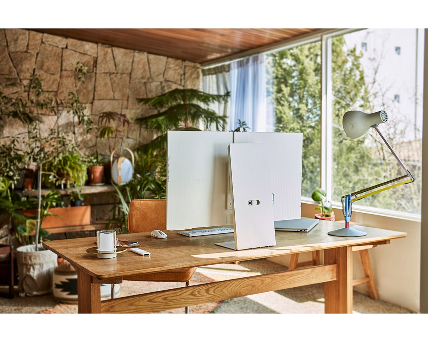 Samsung M80D 32 Inch 4K UHD Smart Monitor , 60 Hertz 4 Millisecond , White - LS32DM801UUXEN