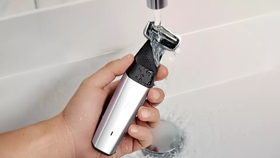 ماكينة حلاقة كهرباء فيليبس ، استخدام جاف ورطب ، اسود وفضي - BG5020-15