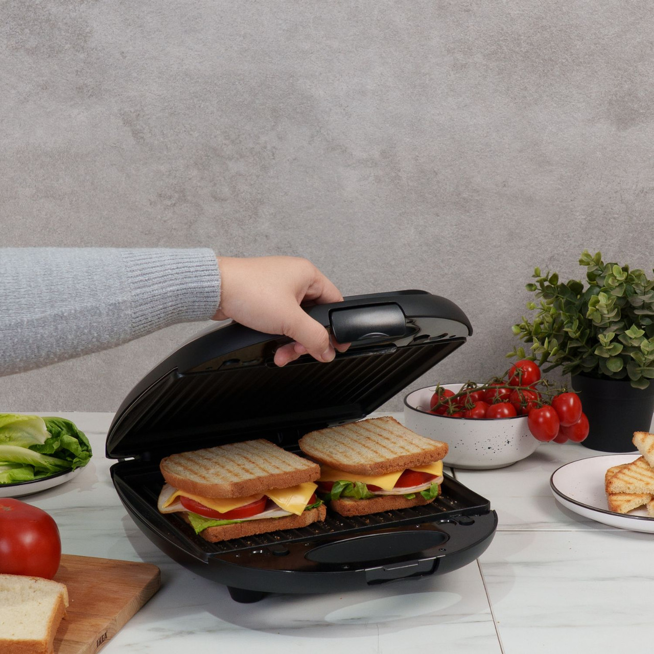 Arshia Sandwich, Grill and Waffle Maker 1200 Watt Black Silver - SM116-2515