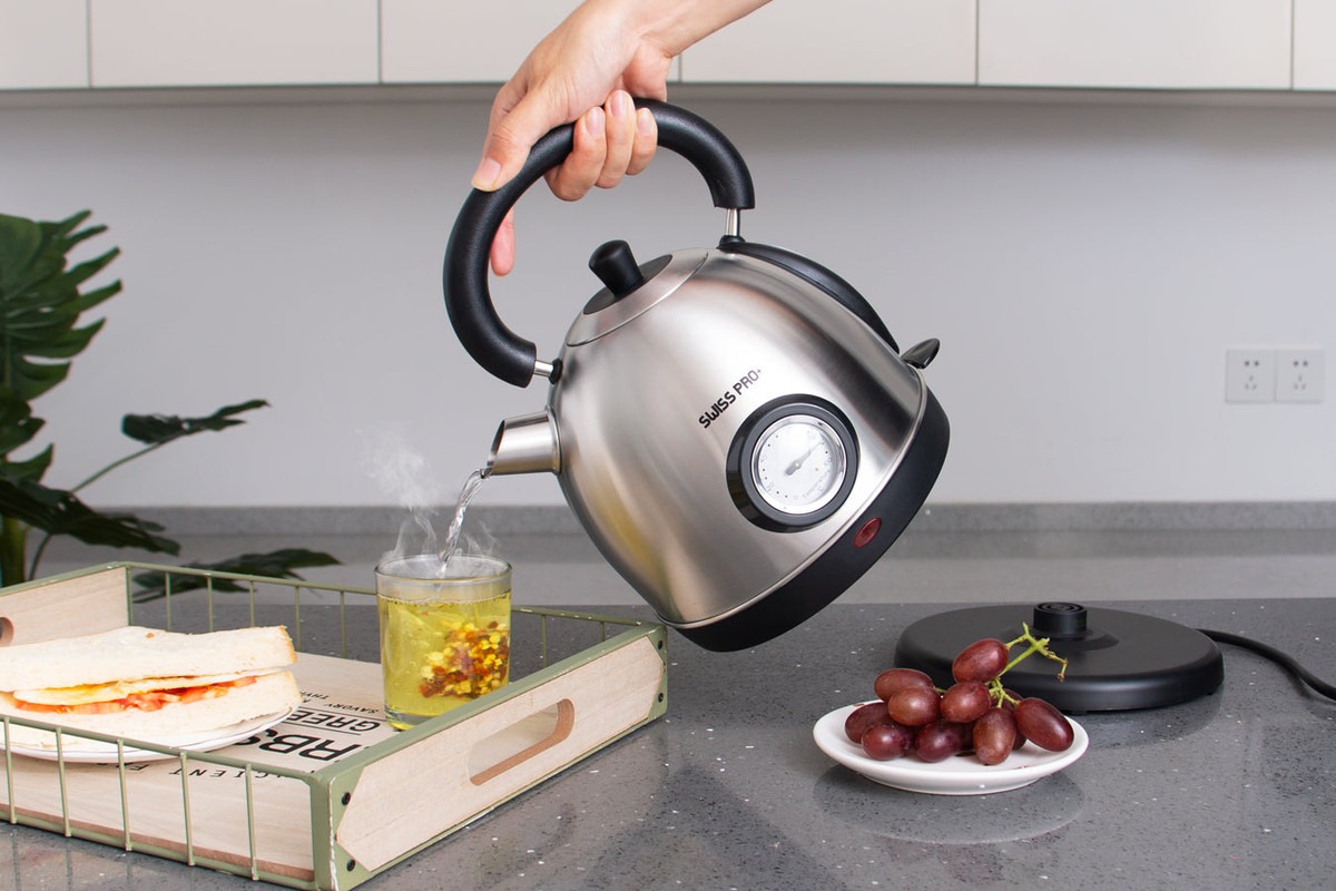 Swiss Pro Plus Retro 304 Stainless steel body Electric Kettle , 1.8 Liter 2200 Watt , Silver - Swiss Pro Plus