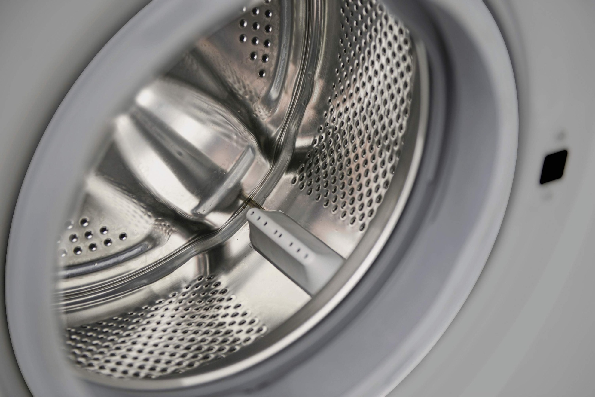 Armadillo Inverter Front Load Washing Machine , 7 kg , Dark Silver - ARM-FL-7K-1200DS
