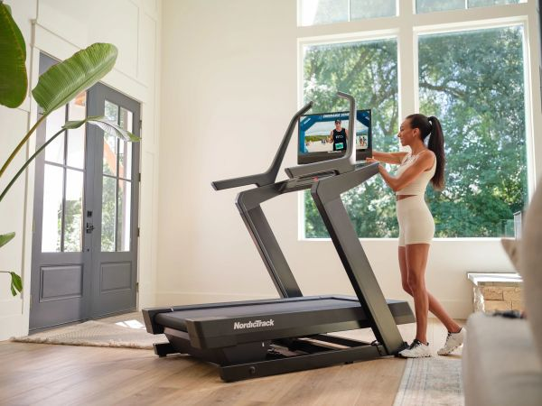 Nordic Track X24 Treadmill , 181 Kilogram 4.25 horsepower , Black