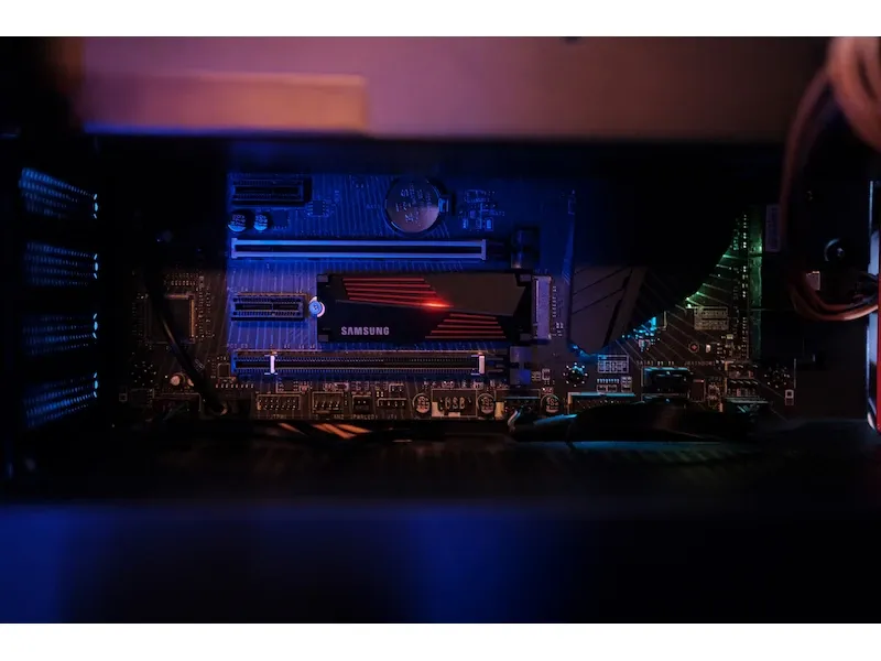 Samsung 990 PRO w/ Heatsink Internal SSD , 1 Terabyte M.2 2280 - MZ-V9P1T0CW