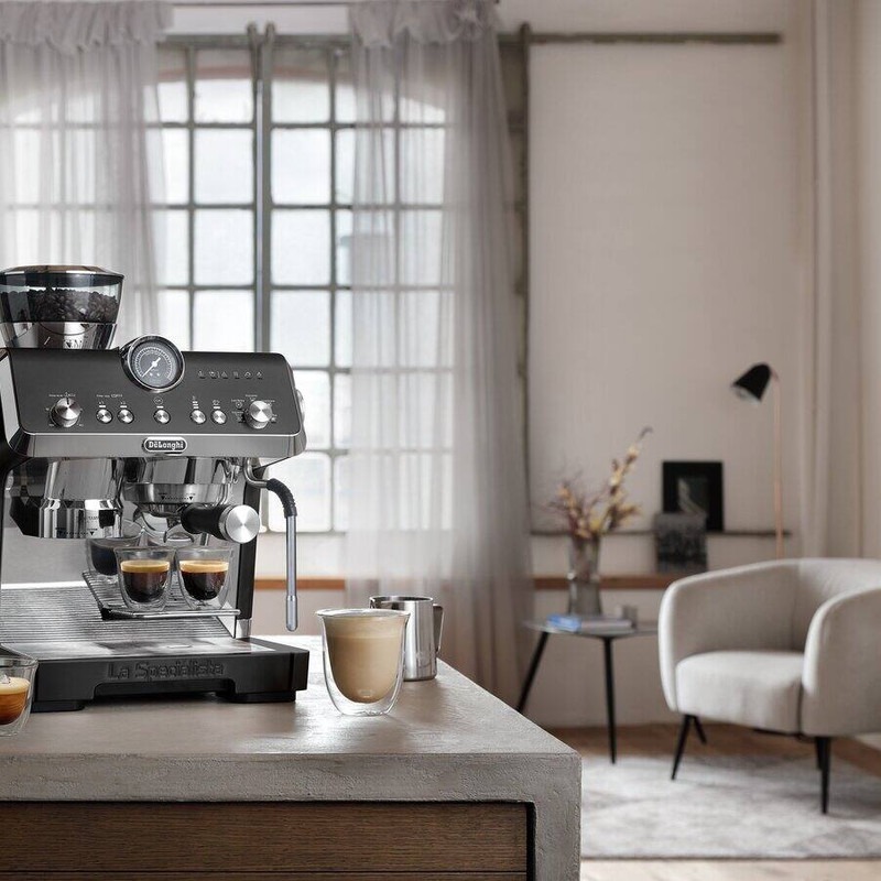 Delonghi La Specialista Opera Coffee Machine , 2 Liter 1550 Watt , Black - EC9555.BK