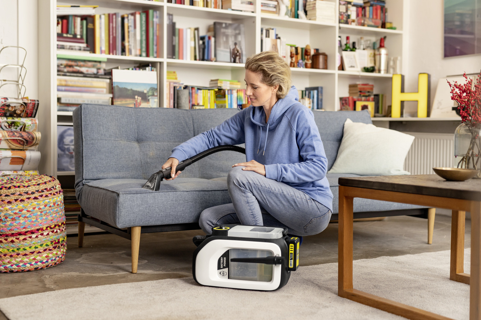 Karcher Spray Extraction Bagless Carpet Cleaner White Black - SE 3-18