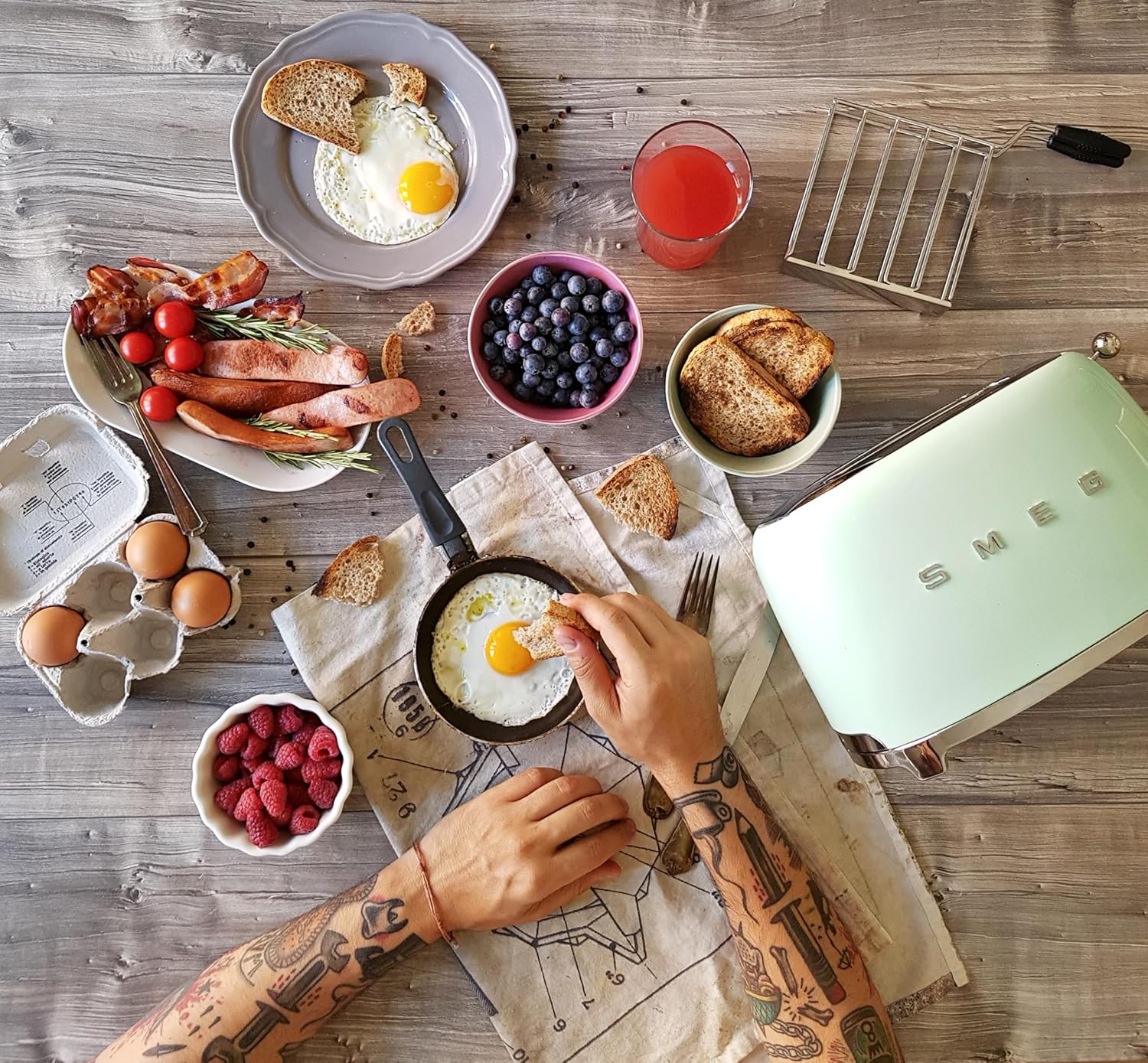 Smeg Toaster , 2 Slices 980 Watt Pastel Green - TSF01