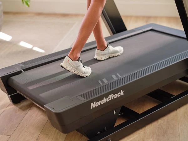Nordic Track X24 Treadmill , 181 Kilogram 4.25 horsepower , Black