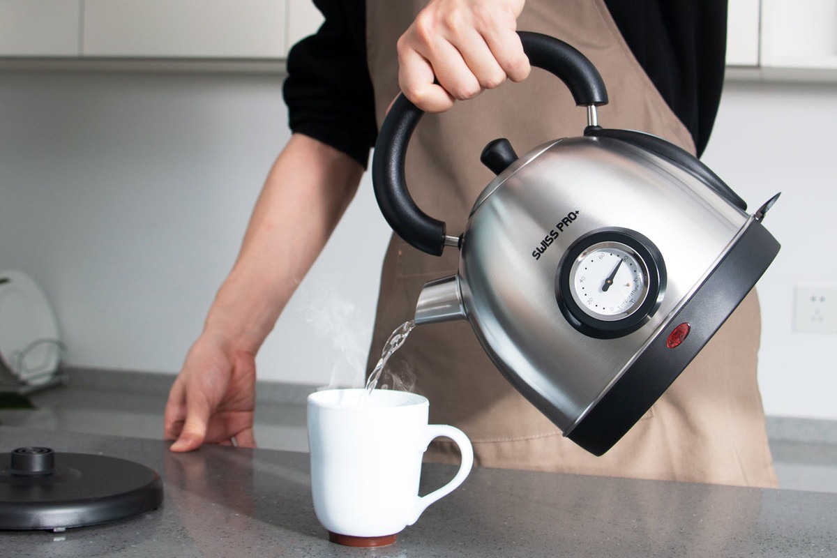 Swiss Pro Plus Retro 304 Stainless steel body Electric Kettle , 1.8 Liter 2200 Watt , Silver - Swiss Pro Plus